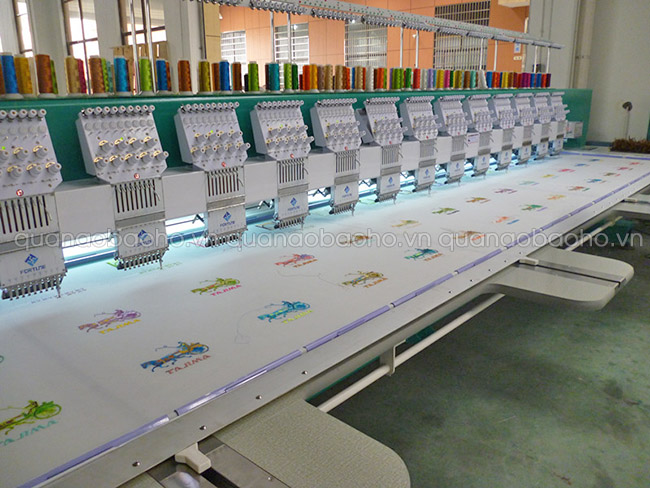 Nhà xưởng may quần áo bảo hộ hiện đại